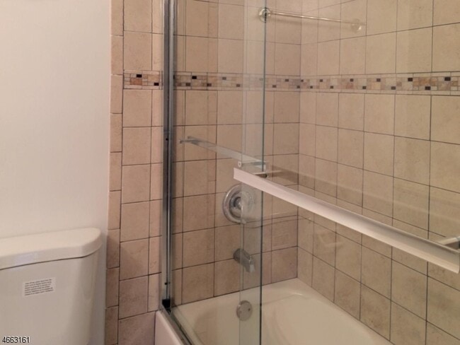 Building Photo - 64 Sycamore Ct