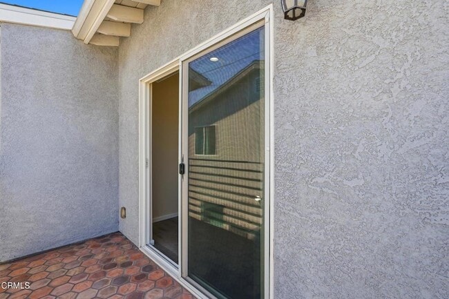 Building Photo - 6721 1/2 Vineland Avenue Unit