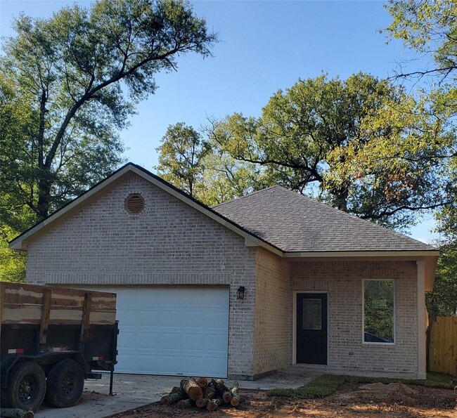 Building Photo - 470 Candlelight Ln