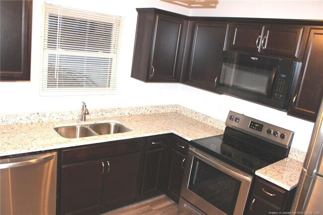 Building Photo - 4440 Briton Cir