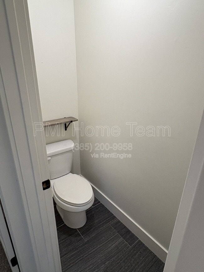 Building Photo - 651 W 1900 S