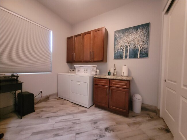 Building Photo - 3130 Fort Mojave Dr