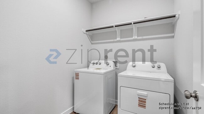 Building Photo - 27327 Blue Pool Dr