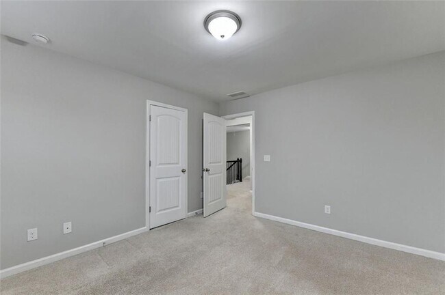 Building Photo - 7325 Heritage Oak Ct