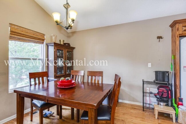 Building Photo - 3938 Springfield St