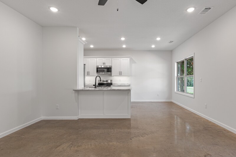 Building Photo - 107 Cody Ln