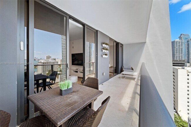 Building Photo - 1010 Brickell Ave