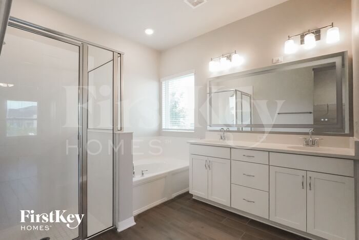 Building Photo - 17827 Passionflower Cir