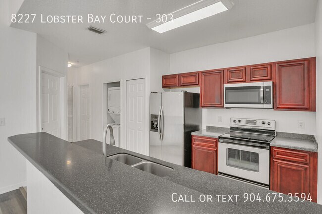 Building Photo - 8227 Lobster Bay Ct