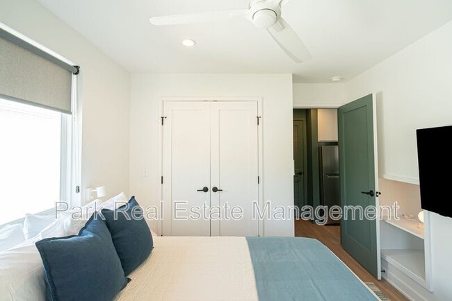 Building Photo - 901 E Edenton St