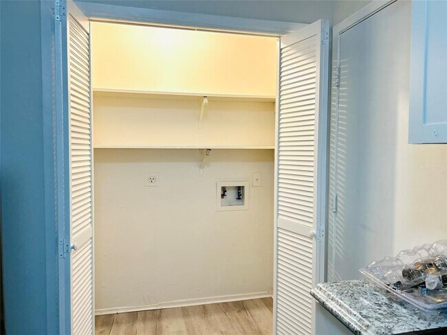 Building Photo - 5989 Allday Dr
