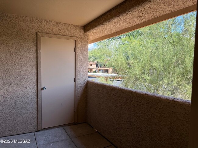 Building Photo - 7255 E Snyder Rd