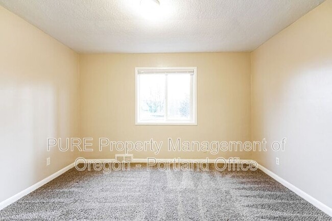 Building Photo - 7008 N Amherst St