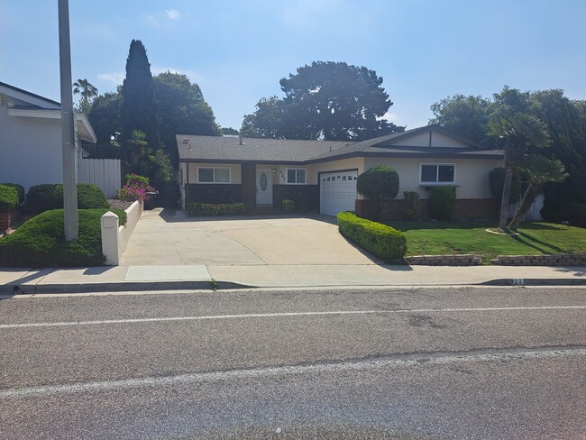 Building Photo - 927 Rutgers Ave