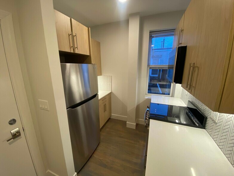 Primary Photo - 111 Park Dr