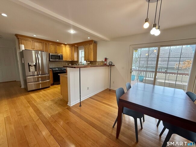 Building Photo - 70 Renwick Pl