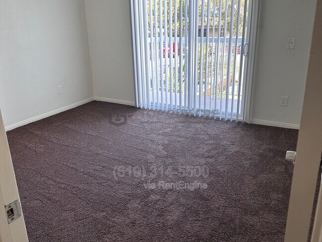 Building Photo - 1182 Holly Ave