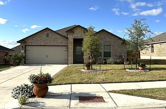 Building Photo - 2418 Corradino St