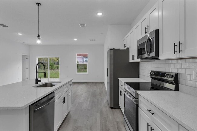 Building Photo - 2211 SW 153rd Pl Rd