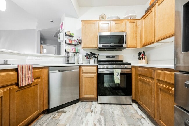 Building Photo - Beautiful 2 bedroom condo-North Las Vegas