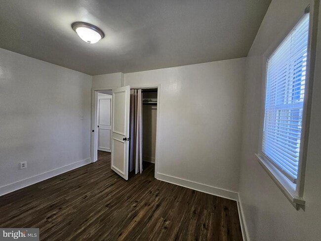 Building Photo - 729 Faulkner Ave