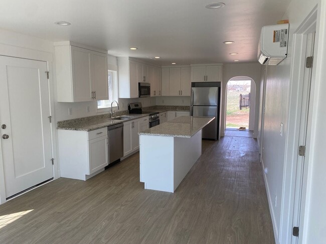 Building Photo - Cruze Ranch