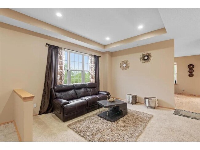 Building Photo - 5225 Holly Ln N