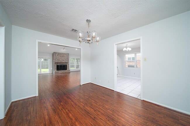 Building Photo - 2838 Colony Dr
