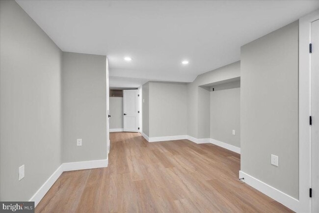 Building Photo - 1013 S 51st St