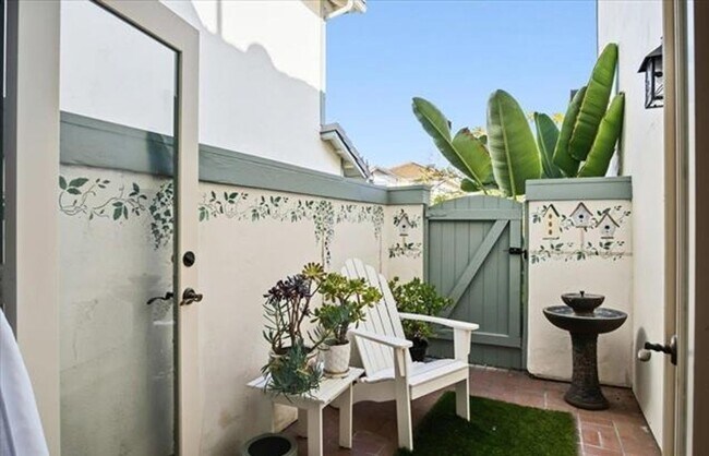 Building Photo - Refined Coastal Living in One of Carlsbad’s Most Exclusive Communities