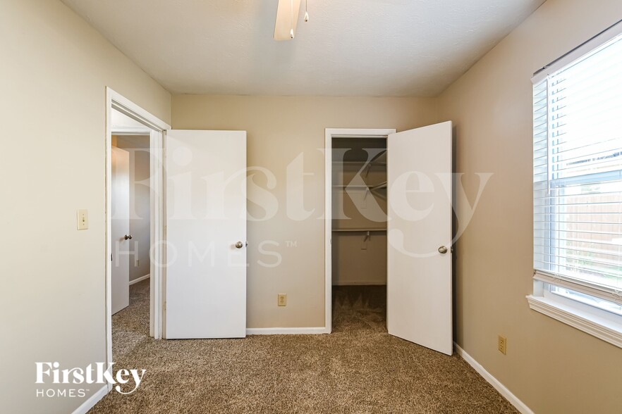 Building Photo - 3158 Cherry Lake Rd