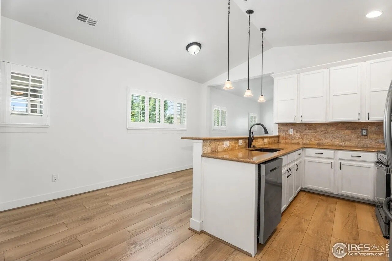 Building Photo - 5020 Cinquefoil Ln