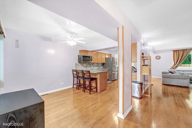 Building Photo - 411 Hickory Dr