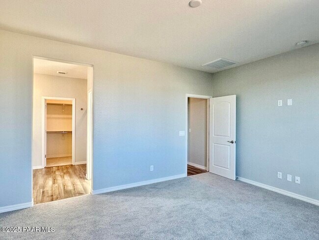 Building Photo - 7701 E Fieldstone Dr