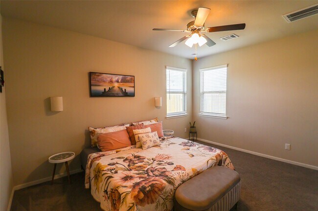 Building Photo - 27035 Badger Way