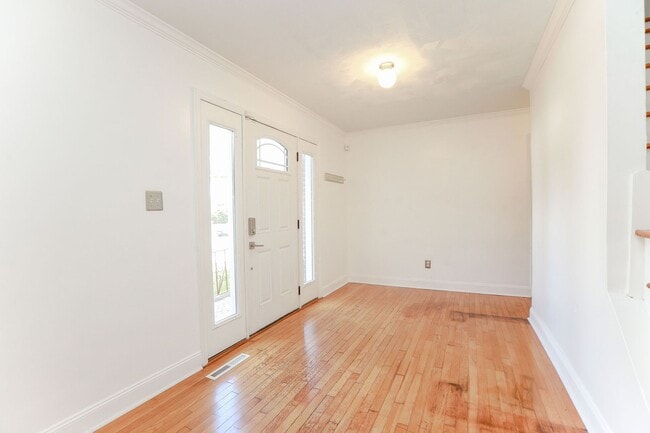 Building Photo - Elizabeth Lake Estates