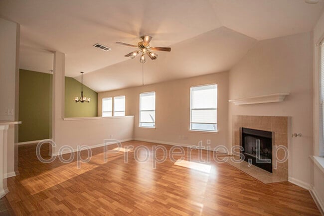 Building Photo - 8422 Whitebrush