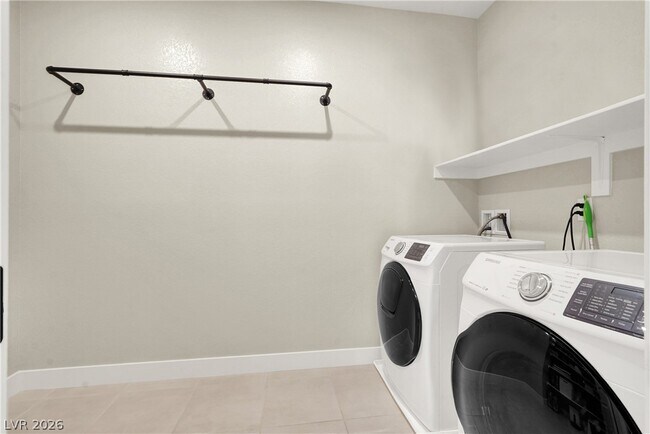 Building Photo - 2658 Catania St