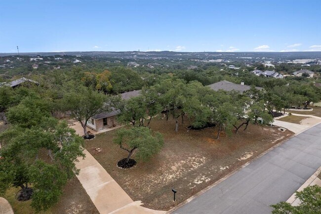 Building Photo - 900 Morgan Hill Dr