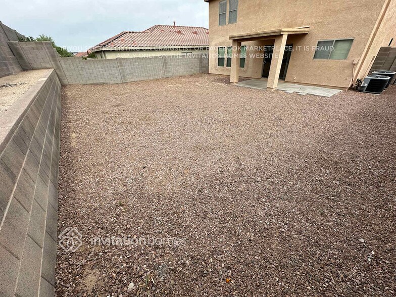 Building Photo - 207 E Valley View Dr