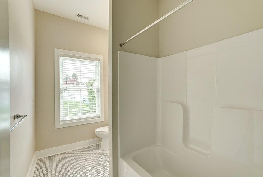 Full Bath #1 - 14 1/2 W Leigh St