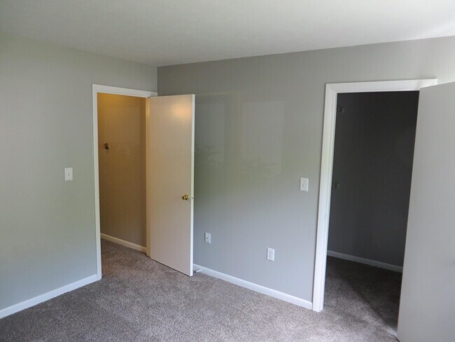 Building Photo - 310 Timber Ridge Dr