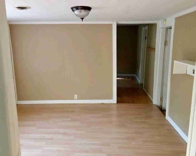 Building Photo - 605 Dixon Springs Hwy