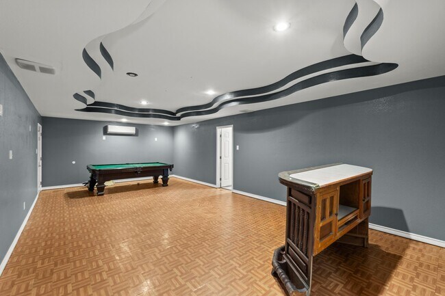 Building Photo - 2106 Mallorca Dr
