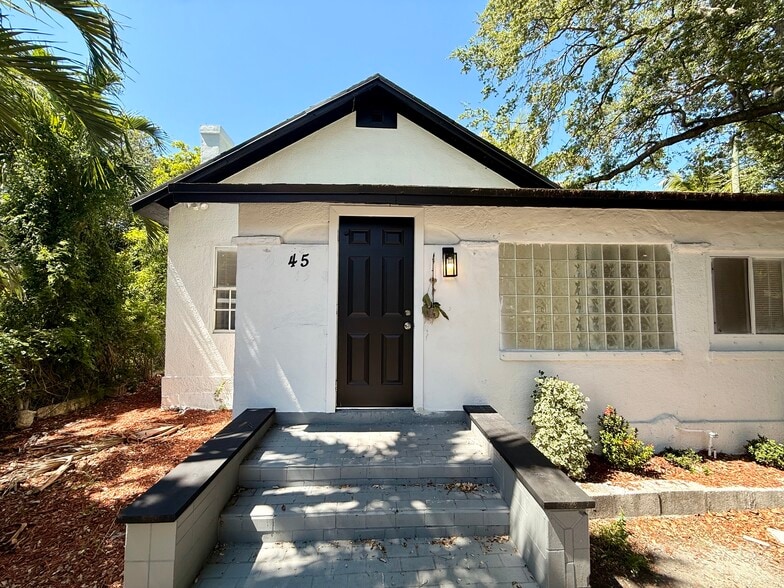 UNIT A FRONT - 45 NE 60th St