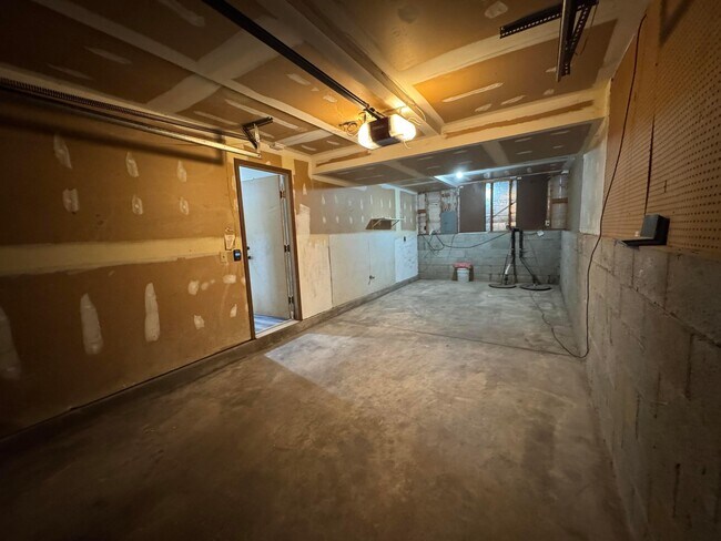 Building Photo - 3124 Creighton Pl