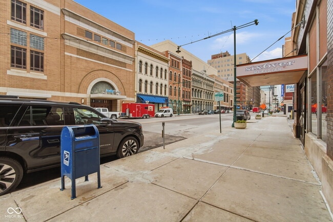 Building Photo - 141 S Meridian St