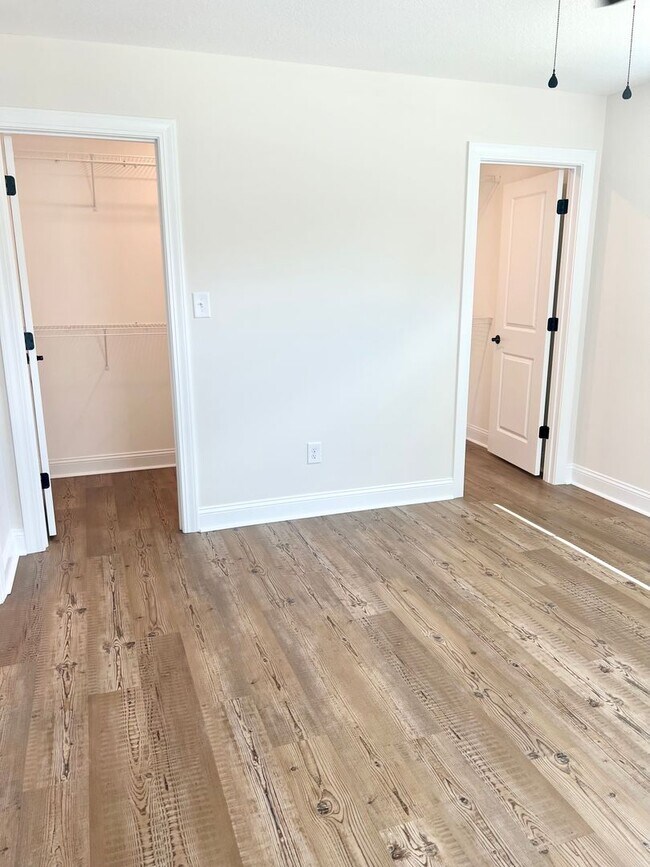 Building Photo - MOVE IN READY! BEAUTIFUL NEW home!!! ??? 3 Bedrooms, 2.5 Baths with garage