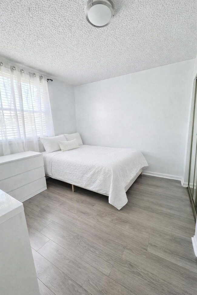 Building Photo - 6538 Abbey Rd