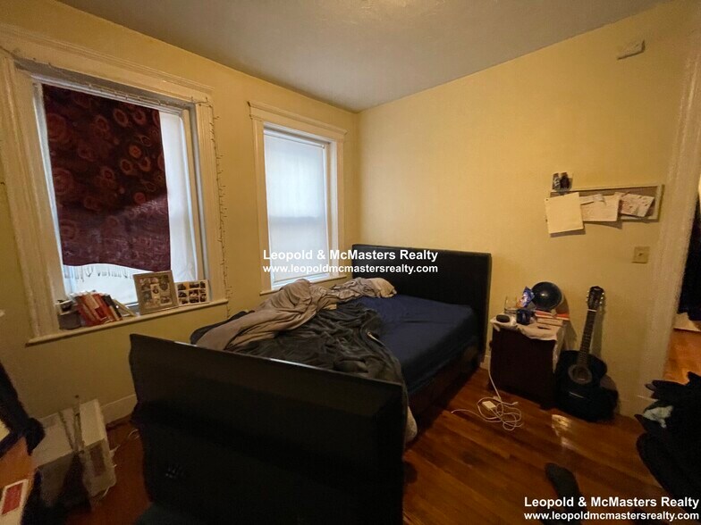 Building Photo - 67 Gordon St